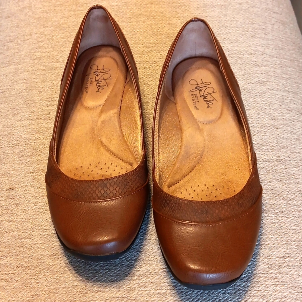 Life Strides Shoes